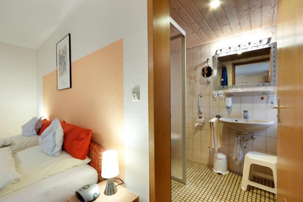 Hotel Pension Stern Bad Buchau Rum bild